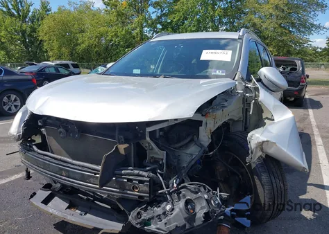 2015 Nissan Rogue Sv z USA, uszkodzony, nr VIN 5N1AT2MV0FC914801